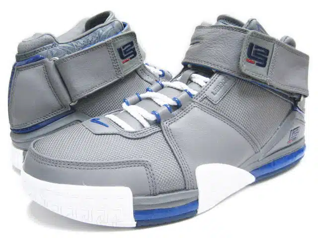 chaussure nike lebron 2