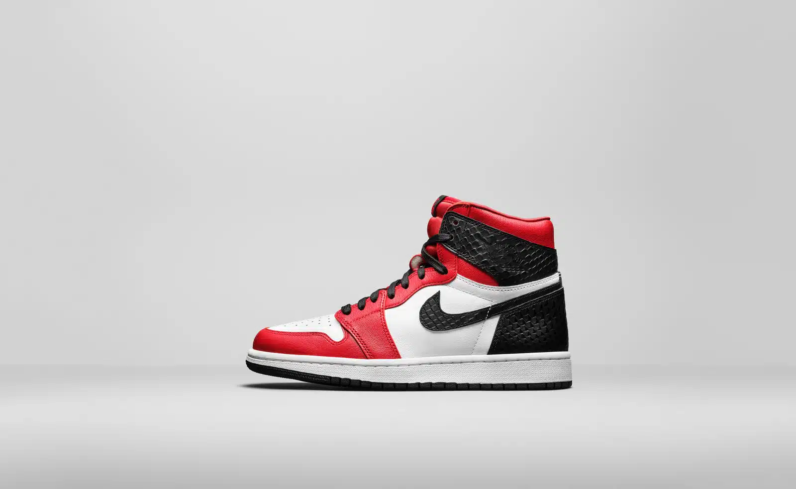 Air Jordan 1 High OG Satin Snake Red