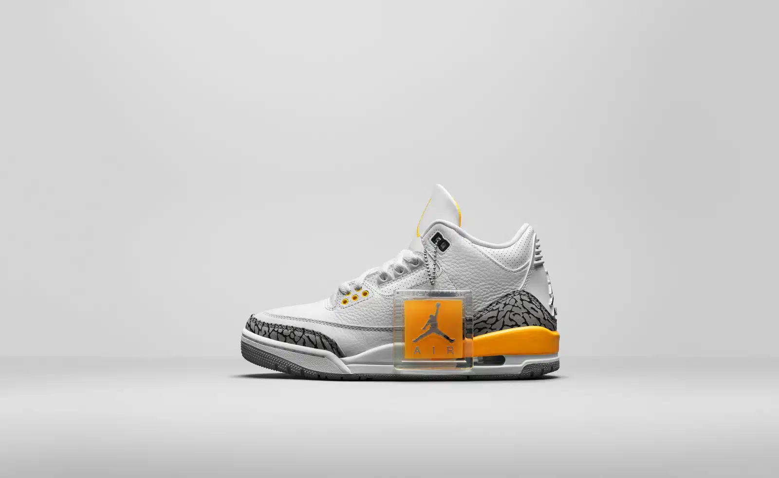 Air Jordan 3 WMNS Laser Orange