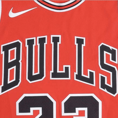 Image de l'article Guide des maillots NBA : comment s'y retrouver entre les maillots authentic, replica et swingman ?