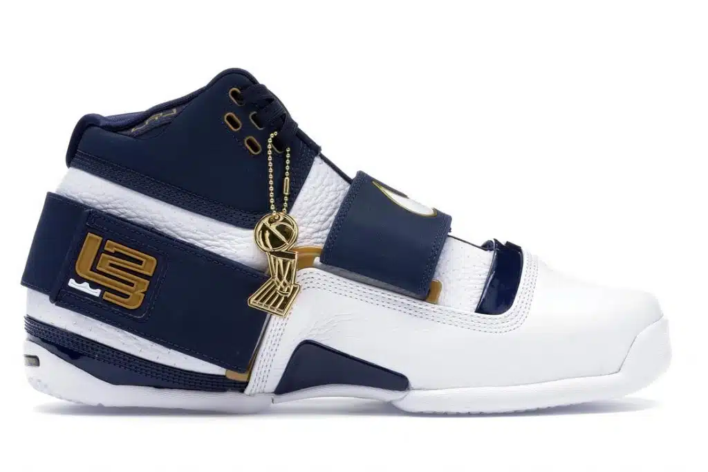 nike lebron soldier 1