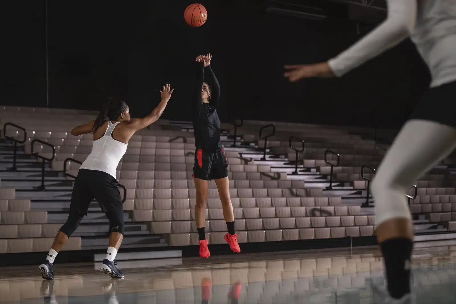 under armour hovr breakthru basket pour femmes