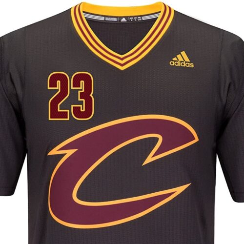 Image de l'article L'histoire des maillots NBA à manche par adidas
