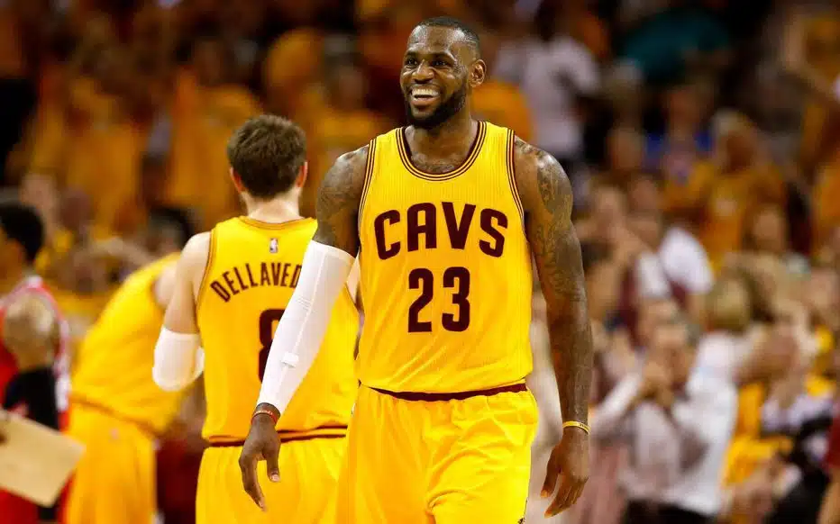 pourquoi lebron james maillot numéro 6 et 23