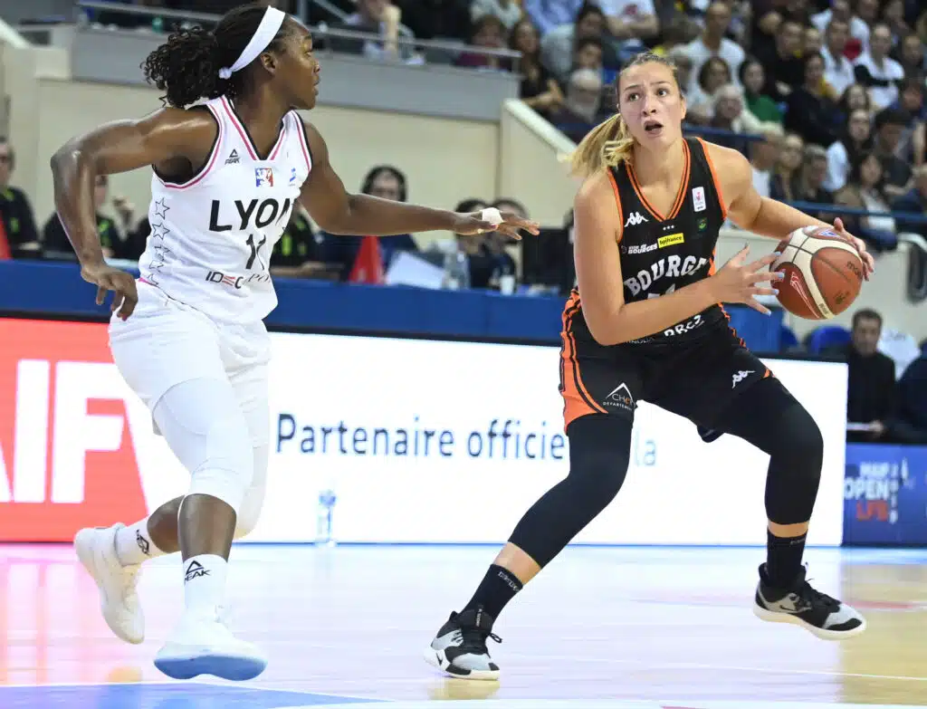 chaussure equipe france feminine basket alexia chartereau pg3 nike