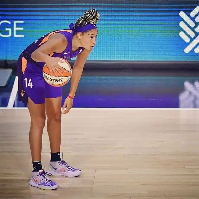 chaussure equipe france feminine basket bria hartley nike kyrie 6