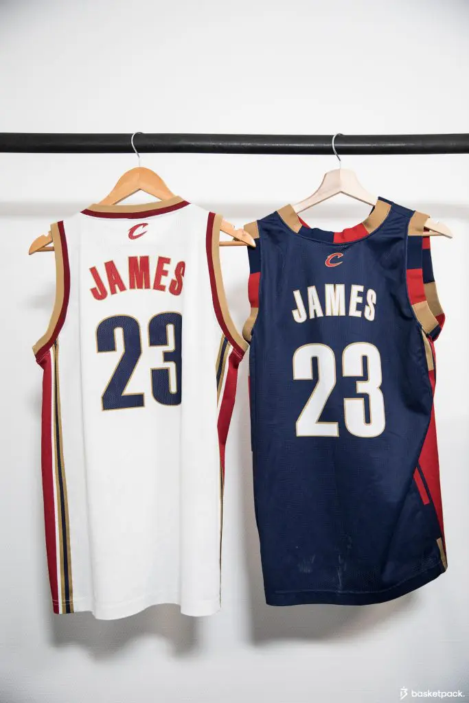 maillots NBA histoire equipementier marque