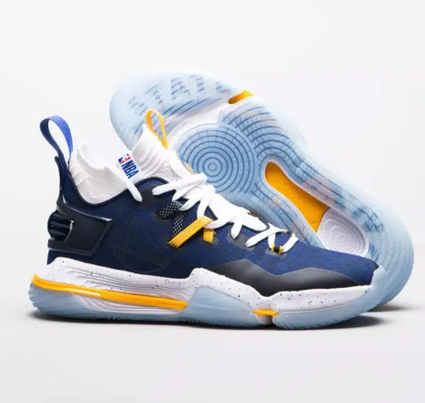 chaussure tarmak decathlon golden state warriors