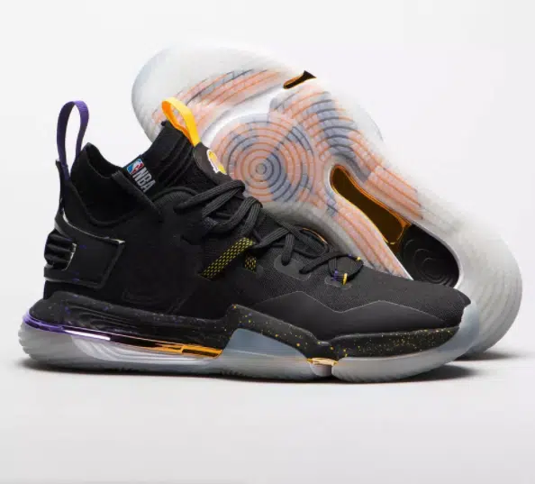 chaussure tarmak decathlon los angeles lakers
