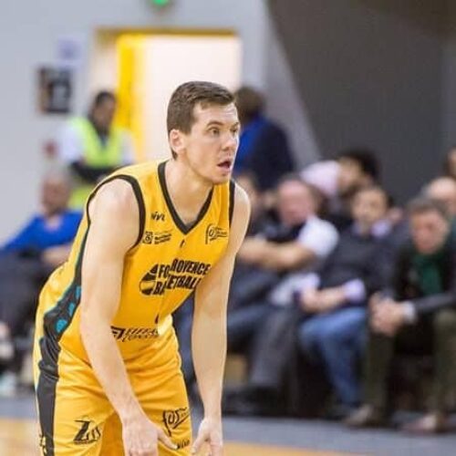 Image de l'article Édouard Choquet : le basket, l'extra-sportif, et son partenariat avec Peak !