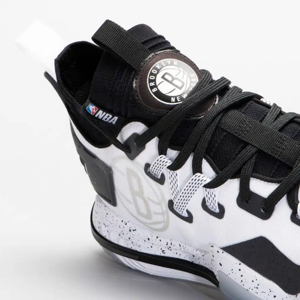 tarmak-chaussure-basket-elevate-brooklyn-nets