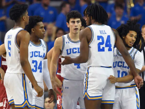 pourquoi joueur ucla chaussures marques differentes