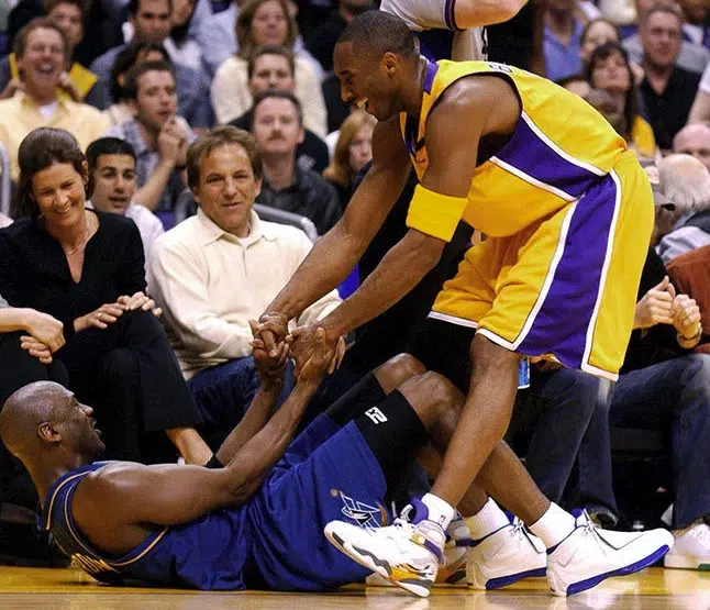 kobe bryant chaussure 2002 2003 jordan 8