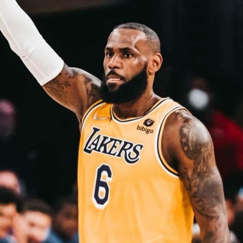 Image de l'article Le numéro 6 de nouveau sur le maillot de LeBron James