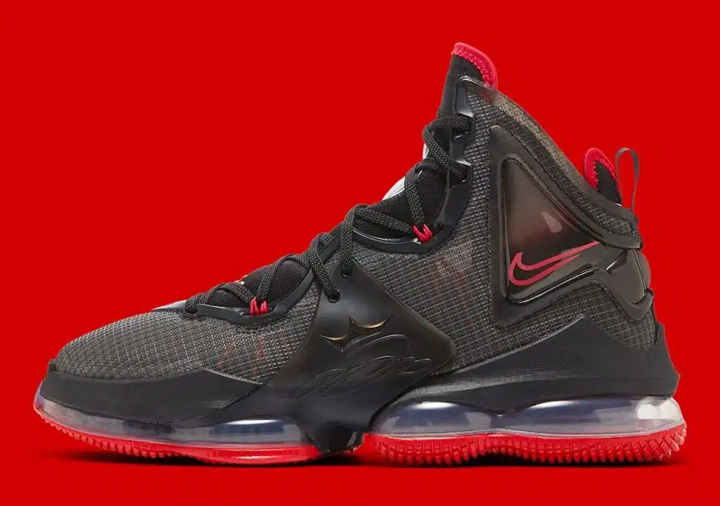 lebron 19 bred