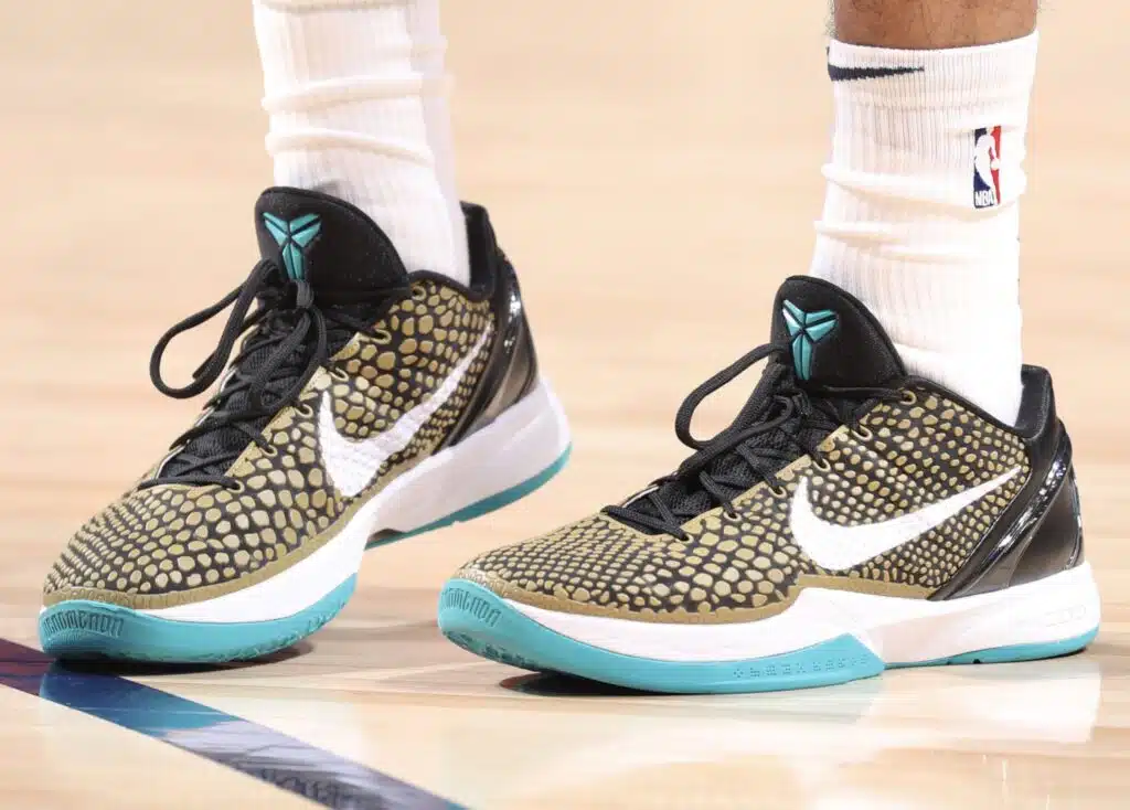 pourquoi voit on encore des chaussures kobe en nba