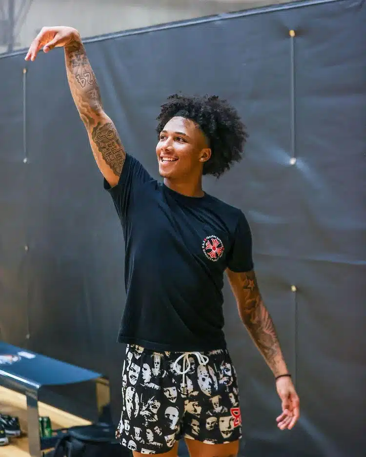 puma signe un contrat avec mickey williams