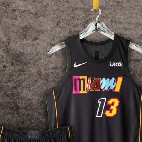 Image de l'article Maillot City du Heat édition 2021-2022 : les titres NBA à l'honneur