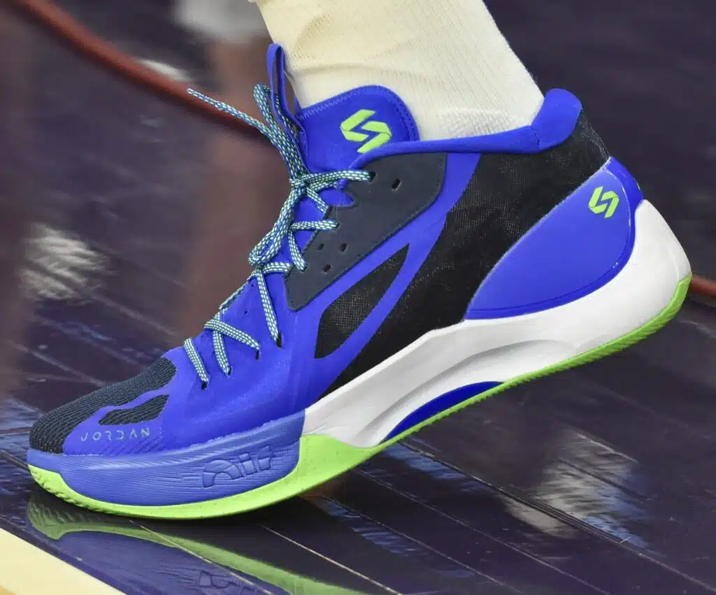 jordan zoom separate mavericks doncic logo