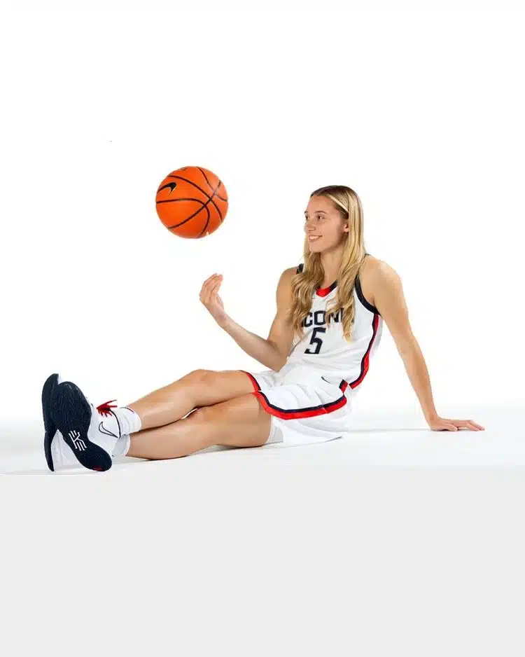 paige bueckers stockx