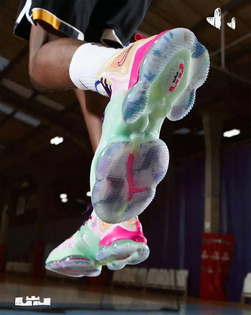 nike everlsating love pack saint valentin lebron 19