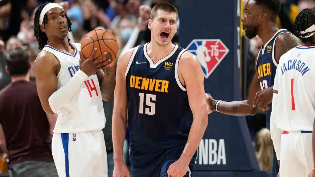 pourquoi nikola jokic n a pas de chaussure signature