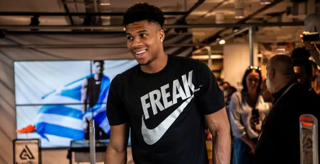 pourquoi logo nike virgule origines de nike