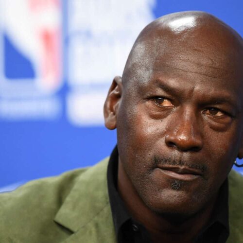 Image de l'article Pourquoi Michael Jordan a-t-il joué avec le maillot numéro 12 ?