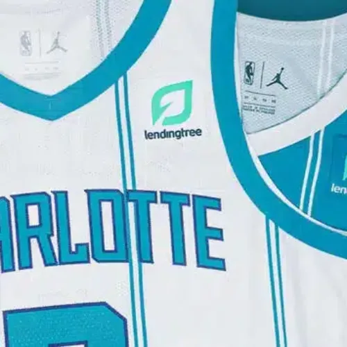 Image de l'article Qui sont les sponsors sur les maillots des 30 franchises NBA ?