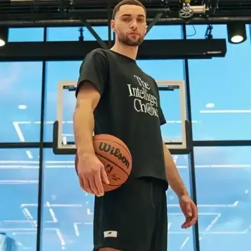 Image de l'article Zach Lavine signe chez New Balance sur plusieurs saisons !