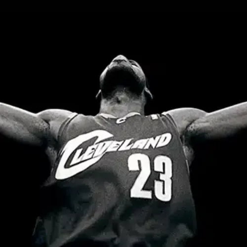 Image de l'article LeBron 21 Purple Rain : un nouveau coloris dévoilé par King James