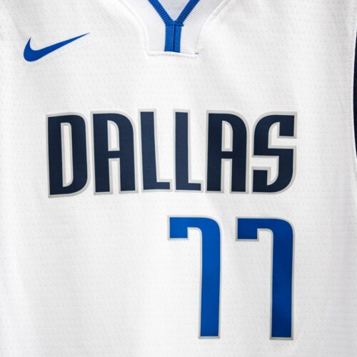 Image de l'article Golden State Warriors - Dallas Mavericks : les 5 majeurs en chaussure !