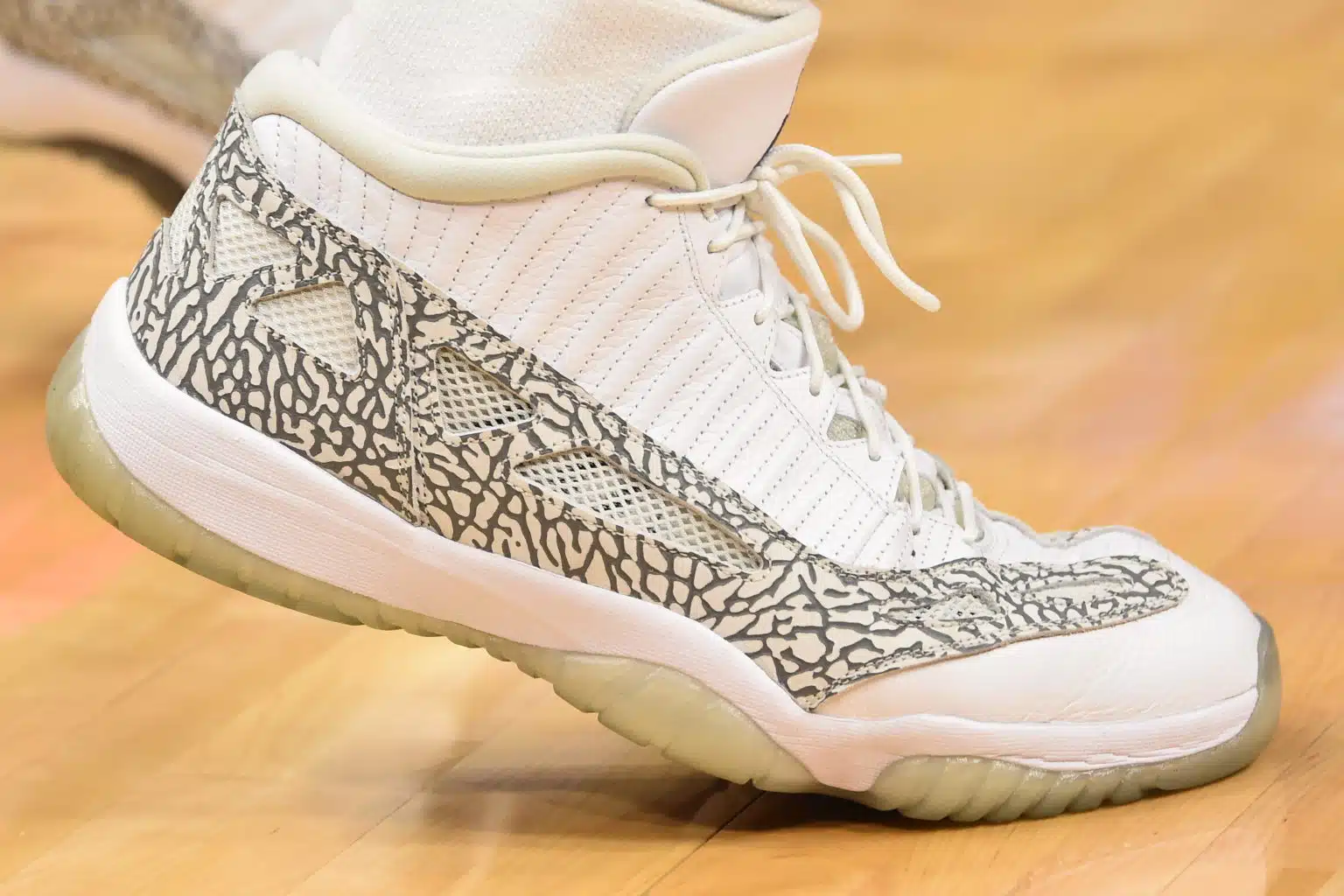 chaussures pj tucker playoffs 2022