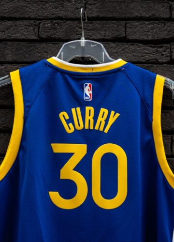 Image de l'article Maillot de Stephen Curry : le shooting basketpack !