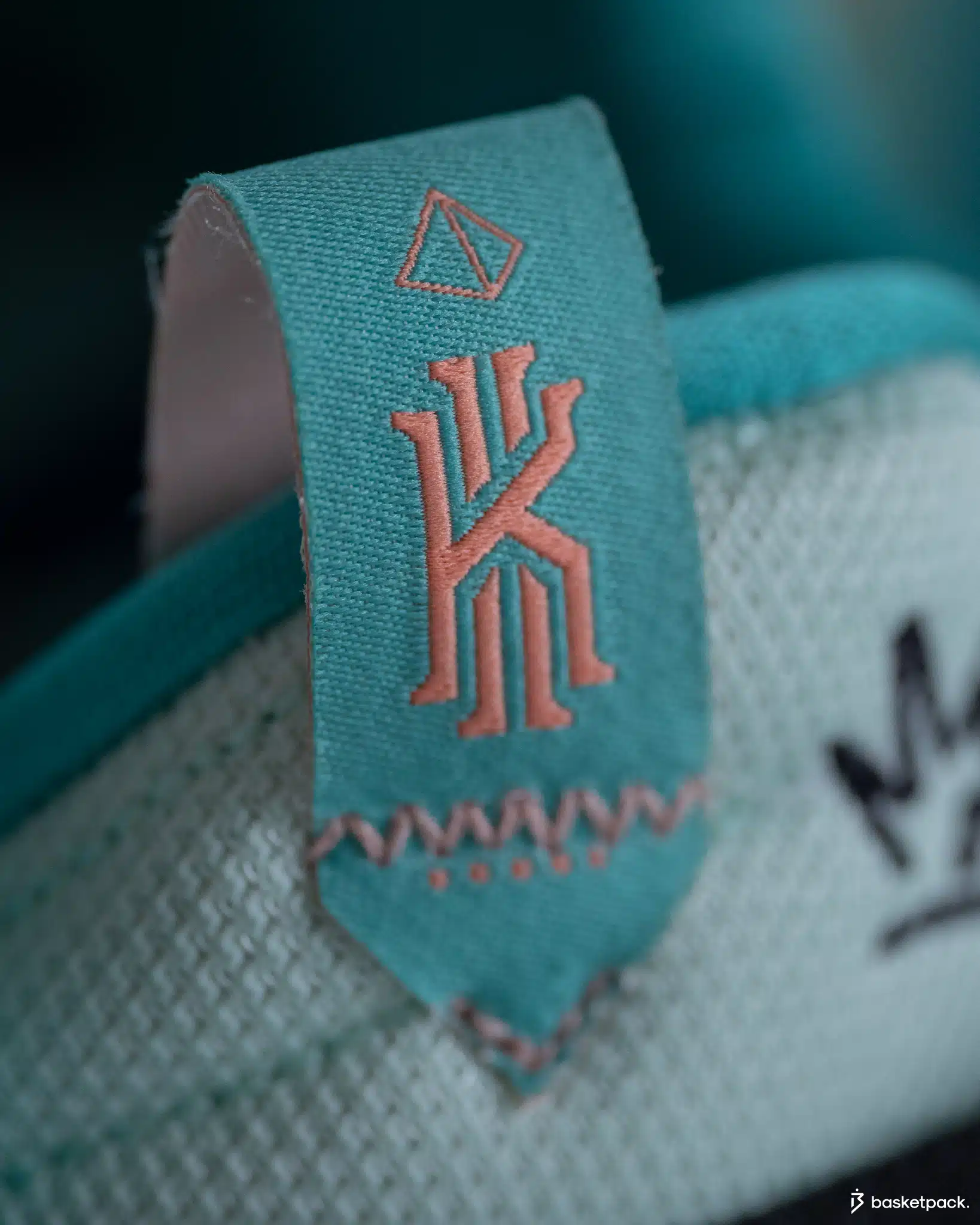 nike kyrie 5 low community