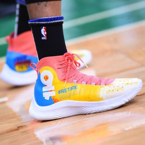 Image de l'article Stephen Curry célèbre le 50e anniversaire du Title IX avec un Curry 4 Flowtro !