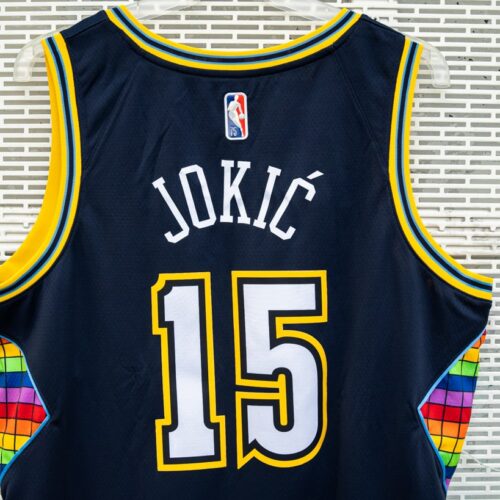Image de l'article Maillot de Nikola Jokić : le shooting basketpack !