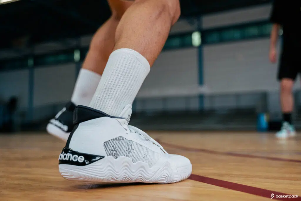 test new balance kawhi 2 basketpack