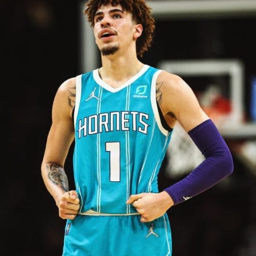 Image de l'article Maillot de LaMelo Ball : le retour du numéro 1 !