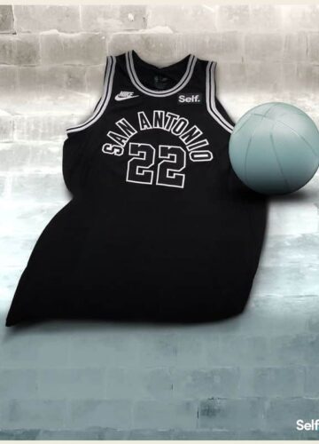 Image de l'article Les maillots retirés chez les Spurs, en direct du Frost Bank Center