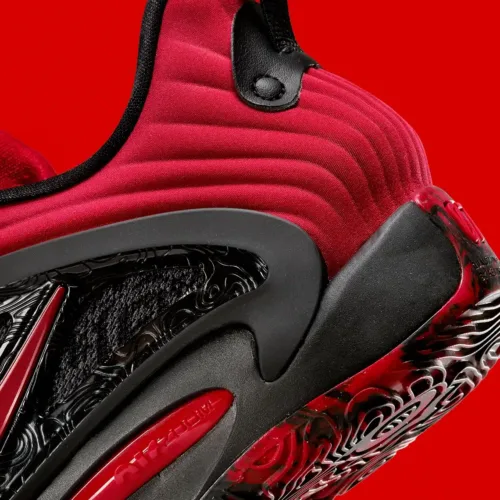 Image de l'article KD 15 Black University Red : un clin d’œil aux Blazers ?
