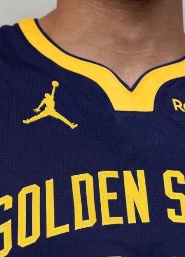 Image de l'article Maillot Statement des Warriors : une tunique retraçant l'histoire de la franchise !