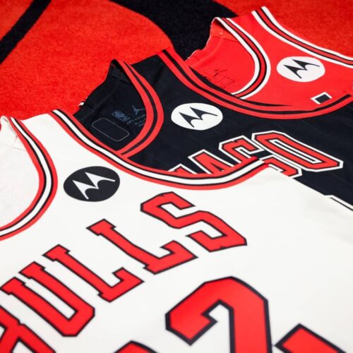Image de l'article Maillot des Bulls : Motorola devient le sponsor pour la saison 2022-2023 !