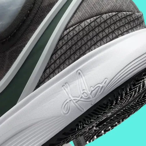 Image de l'article Kyrie 8 Light Menta : les premières images officielles de la paire !