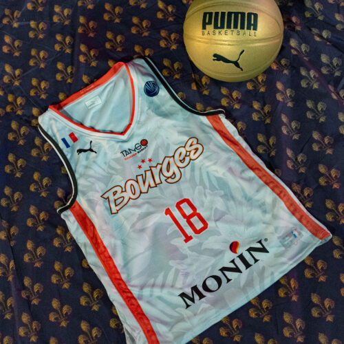 Image de l'article PUMA dévoile les maillots 2022-2023 du Tango Bourges Basket !