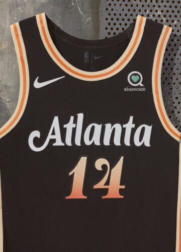 Image de l'article Maillot City Edition 2022-2023 des Atlanta Hawks : le retour du Peachtree !