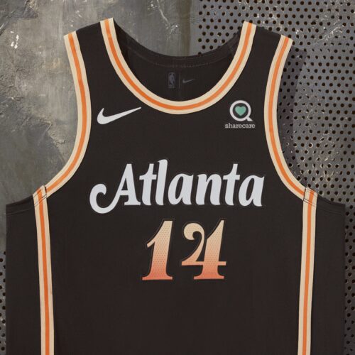 Image de l'article Maillot City Edition 2022-2023 des Atlanta Hawks : le retour du Peachtree !