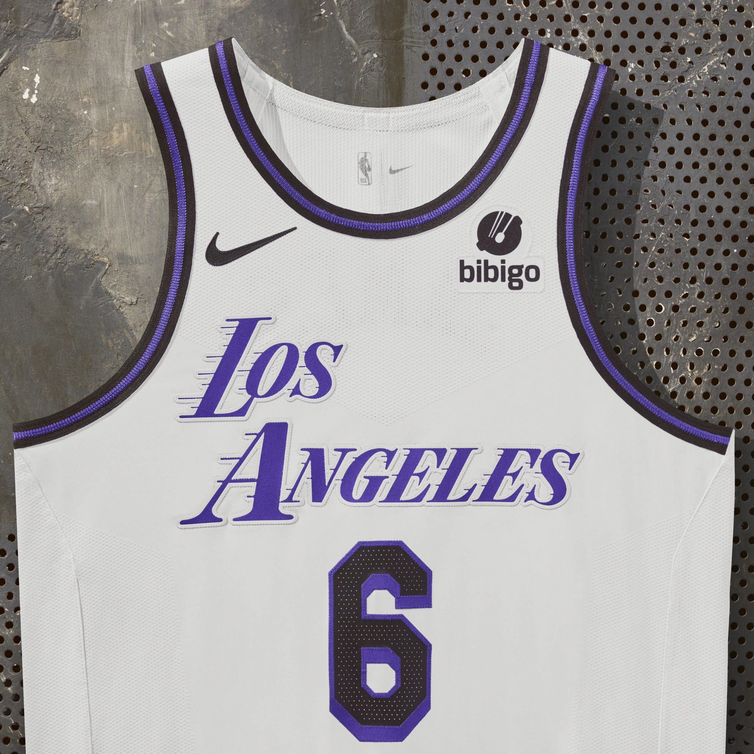 Maillot City Edition 2022-23 des Los Angeles Lakers : la simplicité