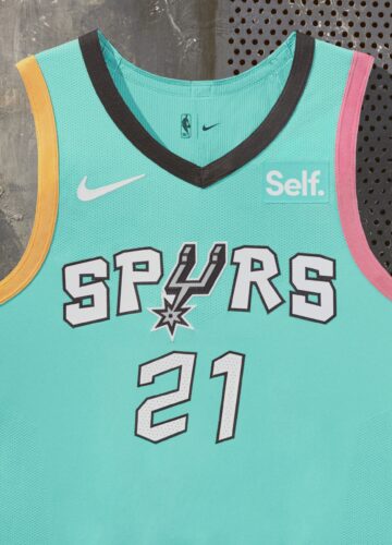 Image de l'article Maillot City Edition 2022-2023 des Spurs : le retour de la Fiesta !