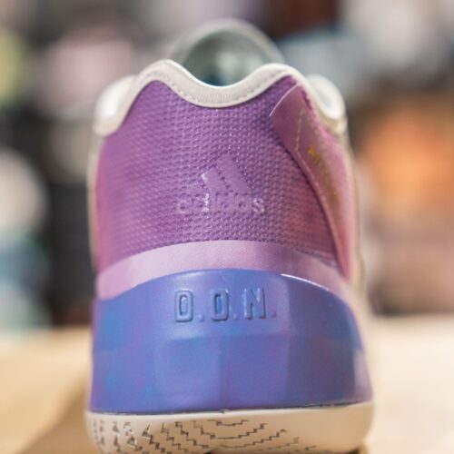 Image de l'article Guides des tailles et pointures pour les chaussures de basketball adidas